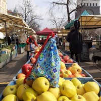 Jiřák Market - fresh vegetables and fruits, organic products, flowers, gourmet specialities and handmade products on the largest square in Prague 3 (náměstí Jiřího z Poděbrad).