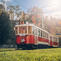 Historická tramvaj 42 s vlečným vozem