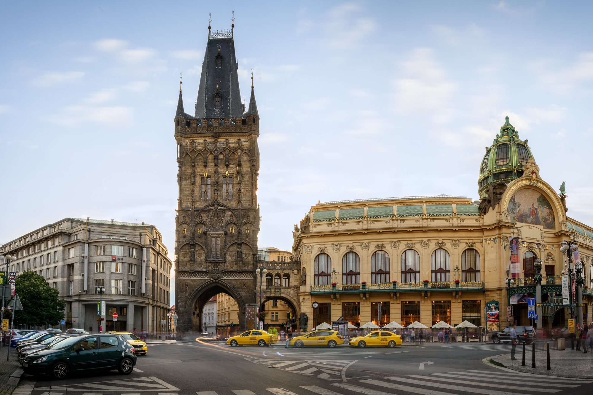 Powder Gate Tower (Prašná brána) - Prague.eu